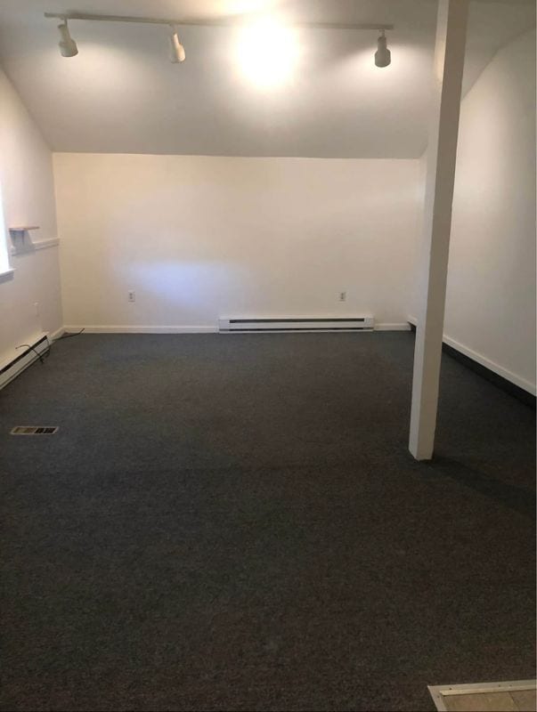 Building Photo - 748 Calef, 3