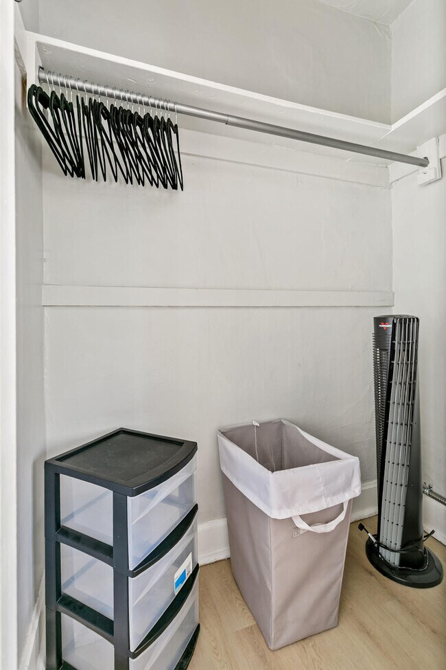 Building Photo - 1073 N Downing St