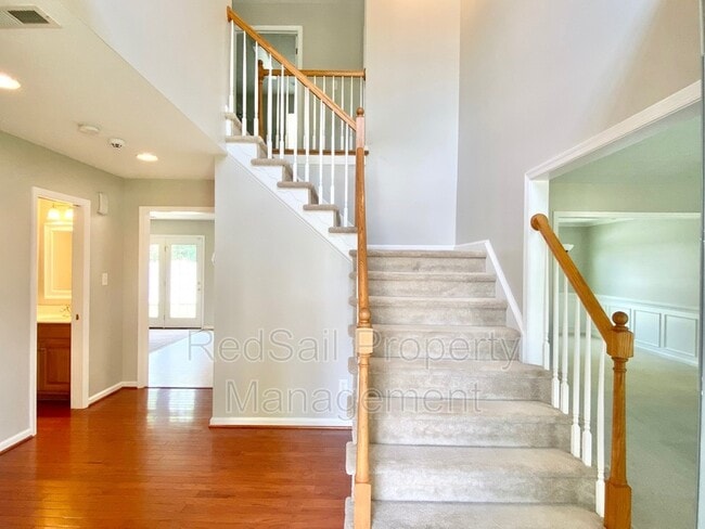 Building Photo - 110 Mulberry Ct