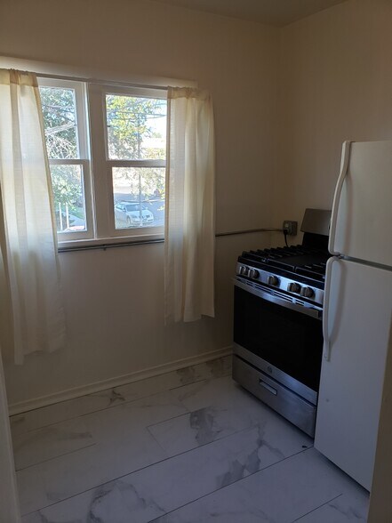 Kitchen - 3312 2nd Ave S