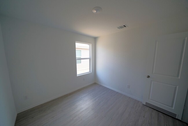Building Photo - Gorgeous like-new home Available for Rent ...