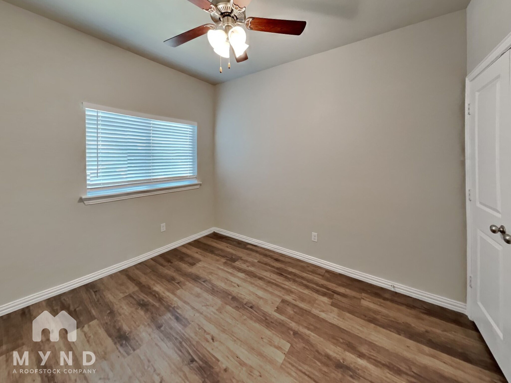 Building Photo - 3259 Karen St