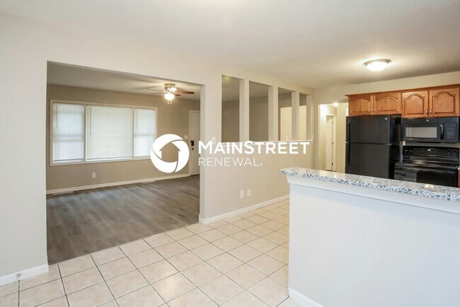 Building Photo - 3 Bedroom Pet-Friendly Home in Kansas City, MO with Main Street Renewal