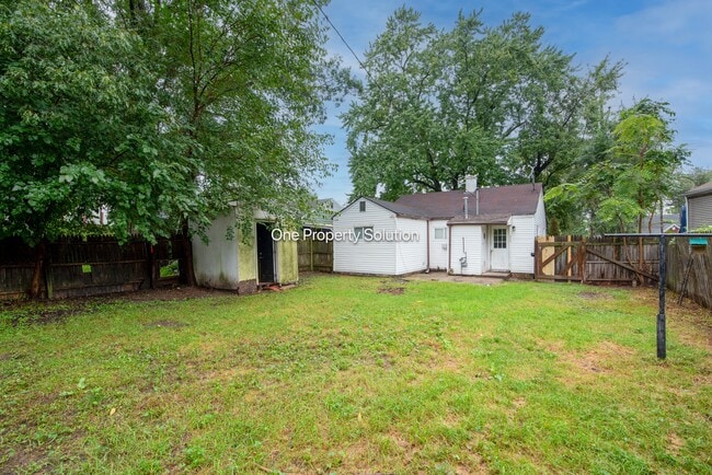 Building Photo - 3765 Liverpool Rd