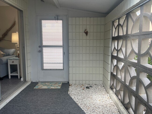 Building Photo - Venice, FL 2BR/2BA Condo in Sea Villas