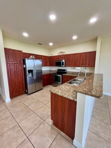 Kitchen - 3161 NW 33rd St
