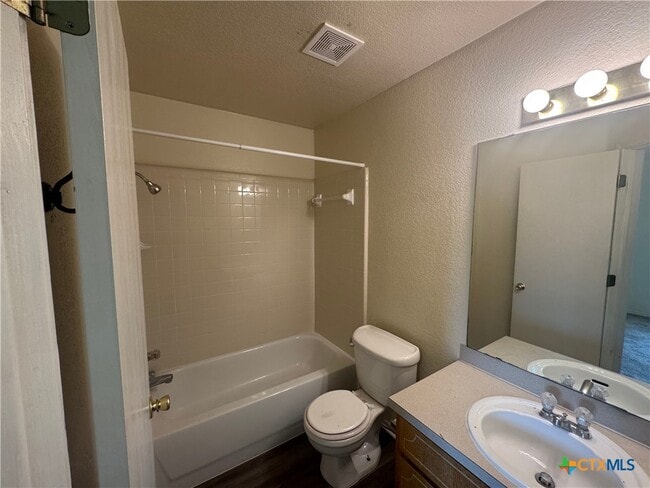 Building Photo - 4200 Alan Kent Dr