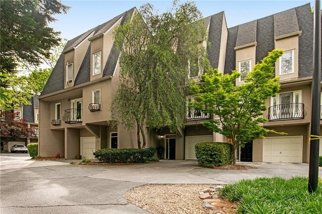 Building Photo - 1467 Monroe Dr NE