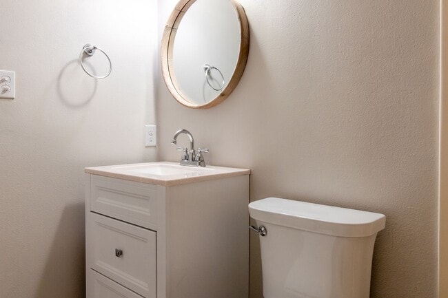 Building Photo - 3/2 located in Ft. Walton Beach