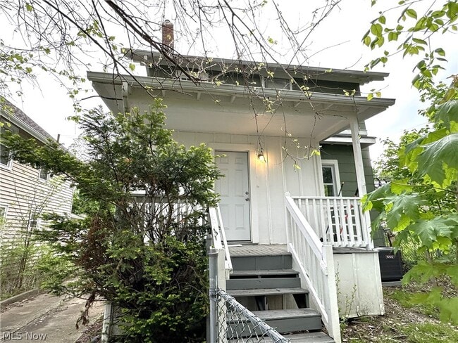 Building Photo - 1438 Newton St