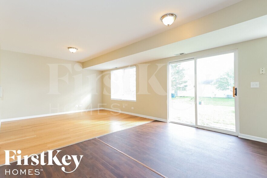 Building Photo - 1657 Park Vista Ln