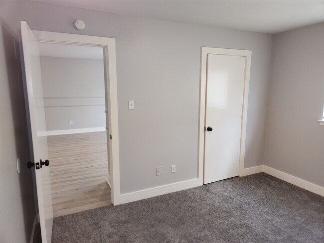 Building Photo - 20911 Walder Ct