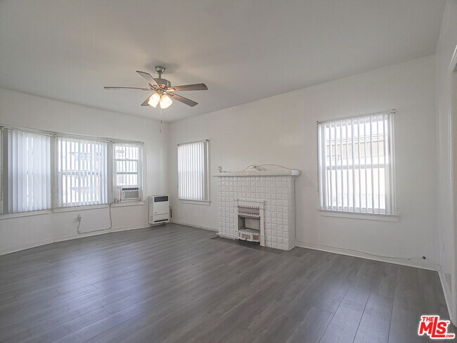 Building Photo - 336 S Wilton Pl