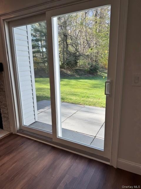 Building Photo - 404 Sara Cir