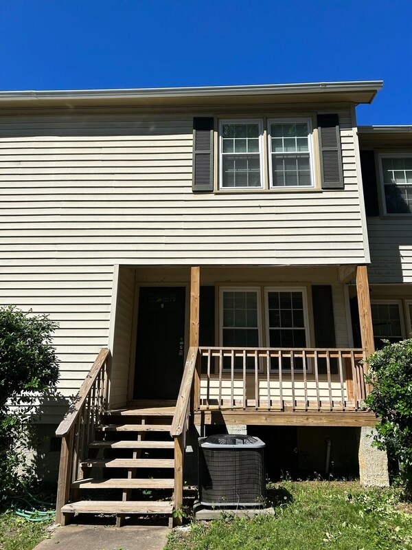 Building Photo - 107 Rainbow Cir