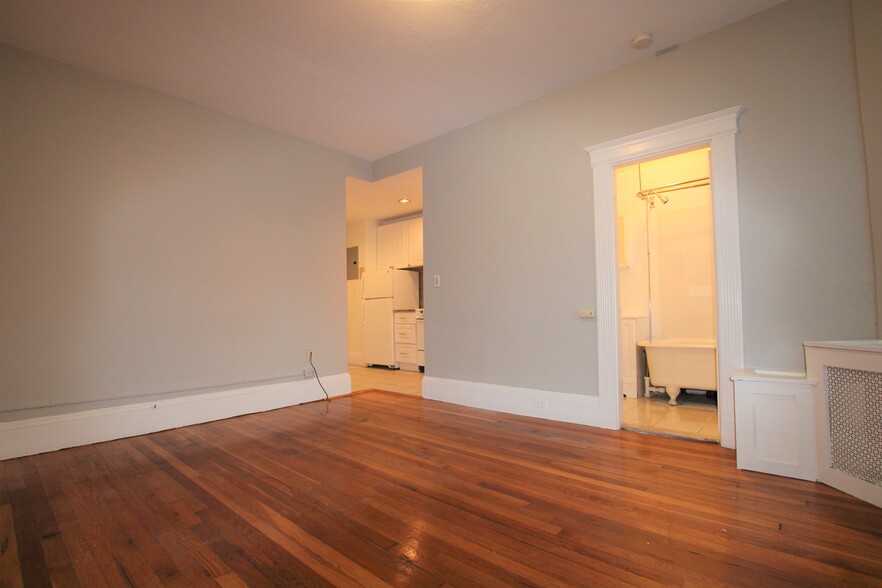 Building Photo - 39 Hemenway St