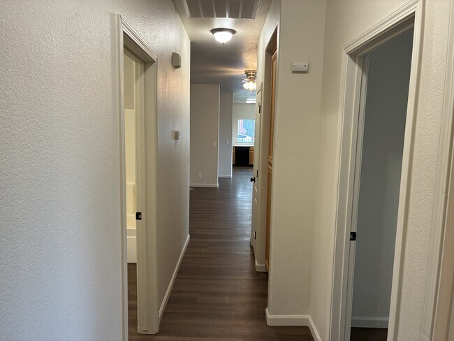 Building Photo - 420 N Conejo Ave