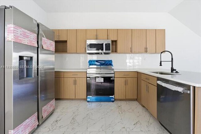 Building Photo - 1126 NW 28th St