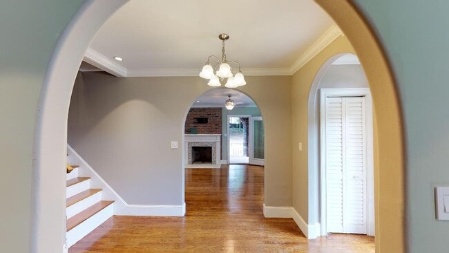 Building Photo - $1695/Bedroom | 7BR Home Near UTK | Fort S...