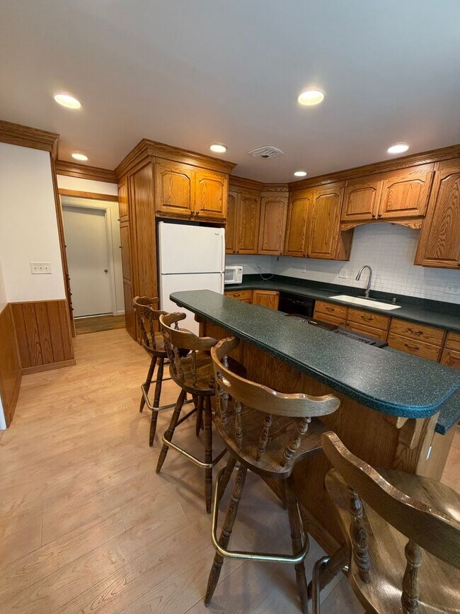 Building Photo - 4132 S Carter Cir