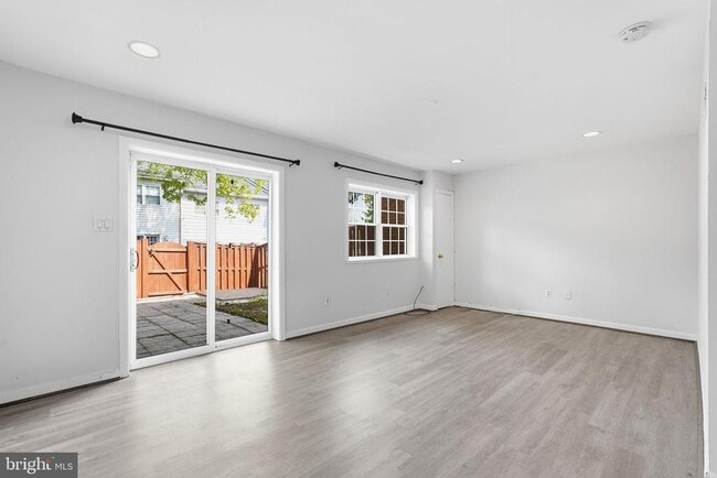 Building Photo - 9178 Laurelwood Ct