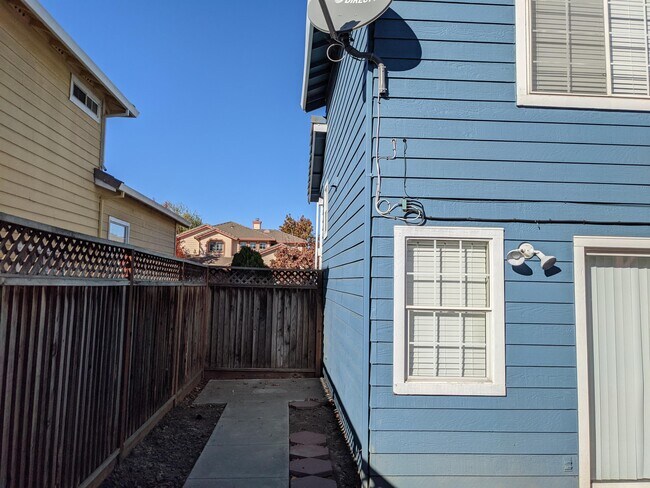 Building Photo - 5443 Andromeda Cir