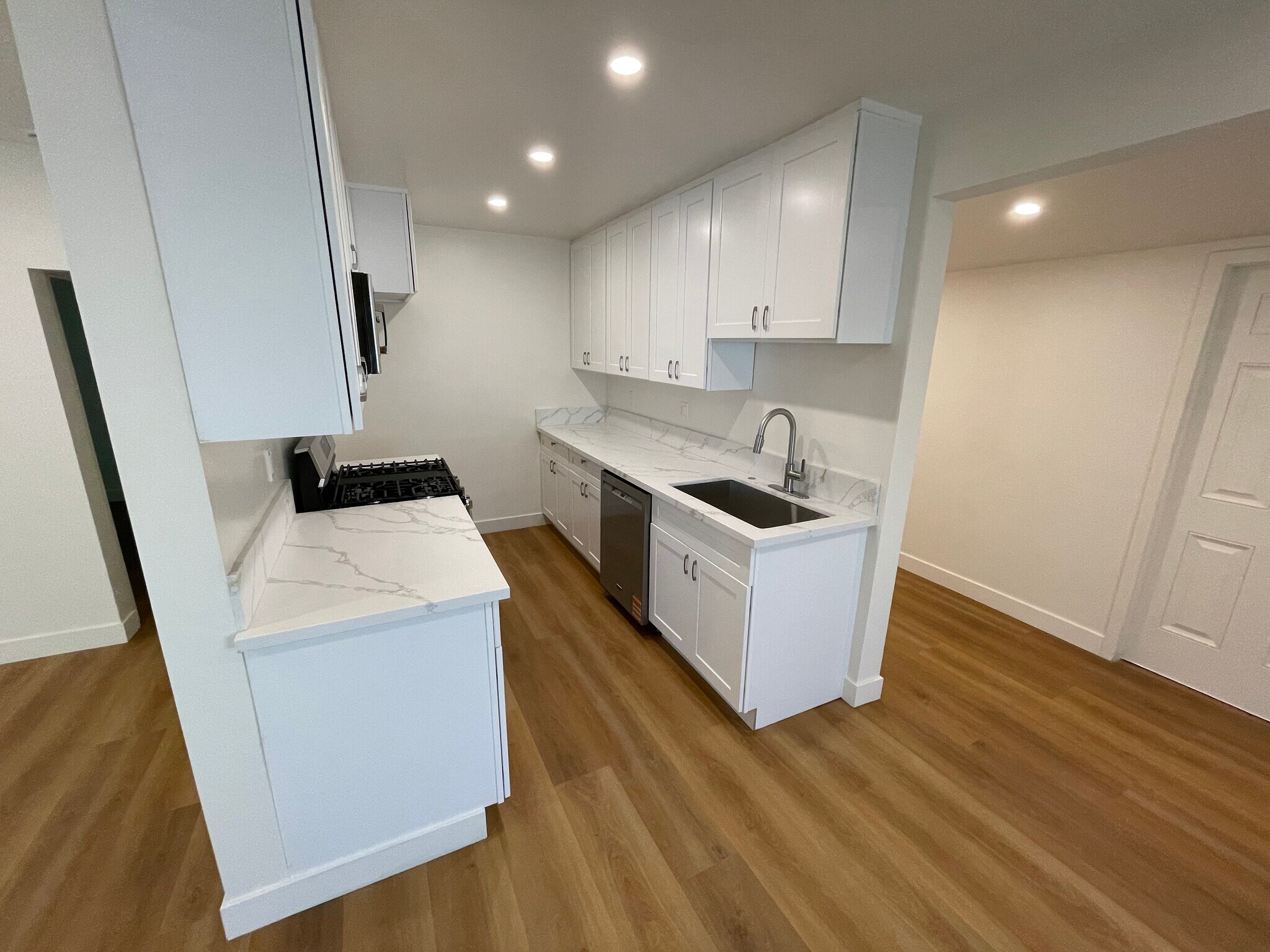 Building Photo - 340 W Alameda Ave