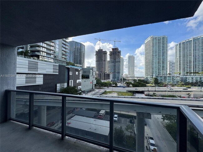 Building Photo - 31 SE 6th St