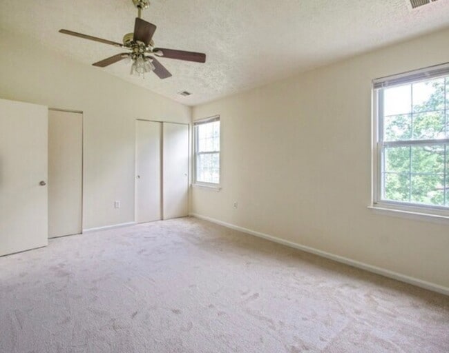 Building Photo - 10679 Campus Way S