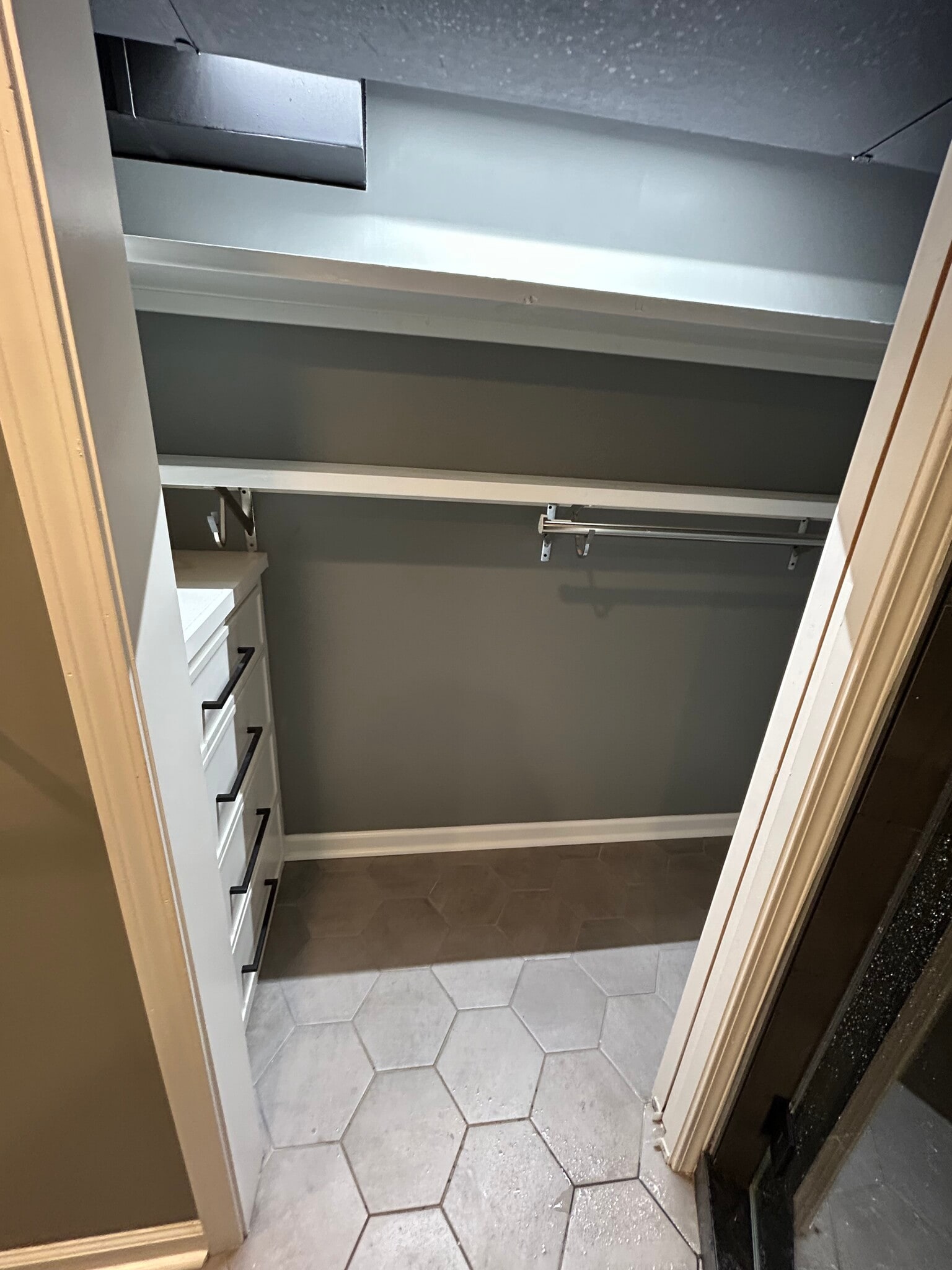 Building Photo - 1008 Lambeth Dr