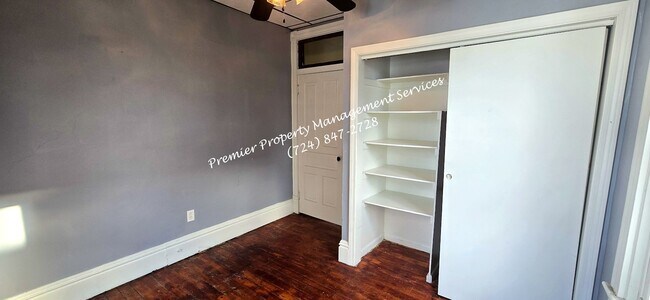 Building Photo - 102 S Main St