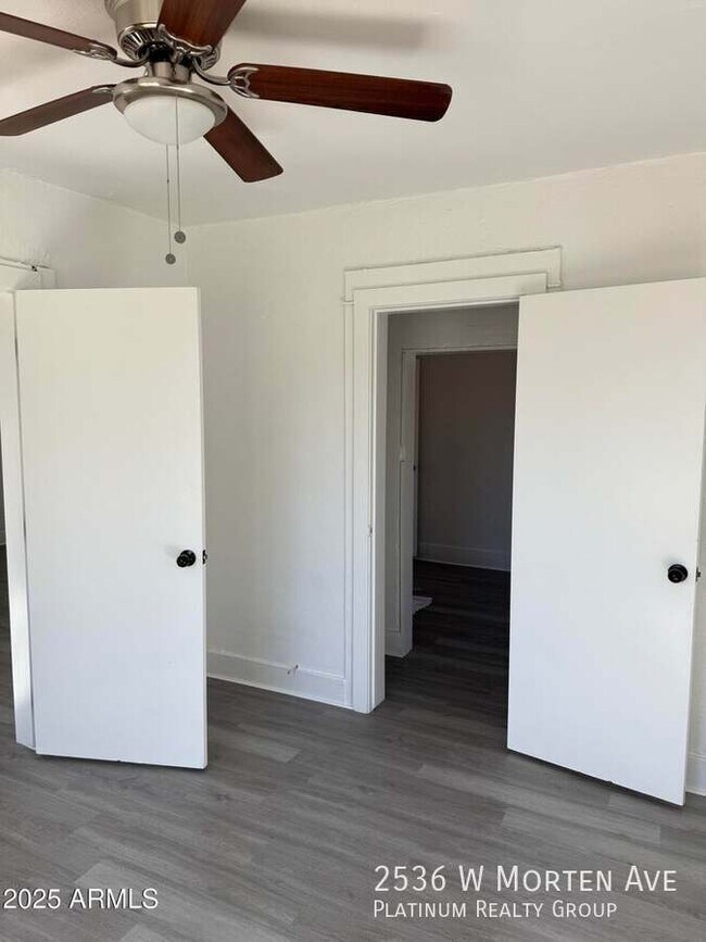 Building Photo - 2536 W Morten Ave