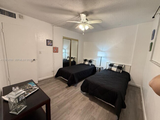 Building Photo - 3660 NE 166th St