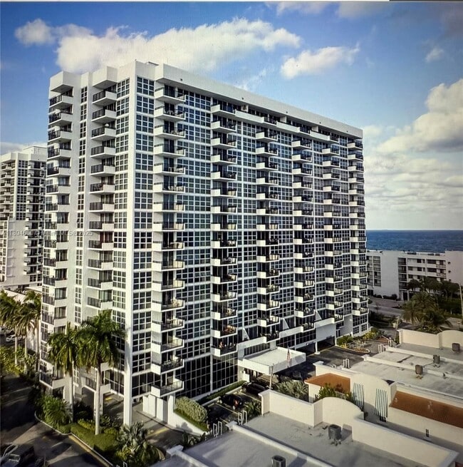 Primary Photo - 525 N Ocean Blvd