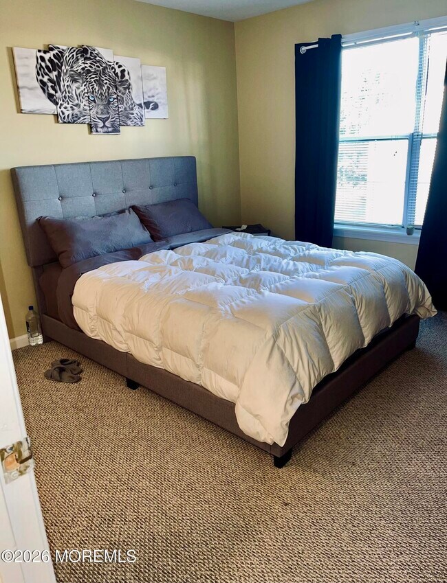 Building Photo - 398 Brookview Ct