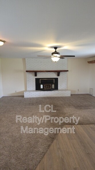 Building Photo - 33123 9th St