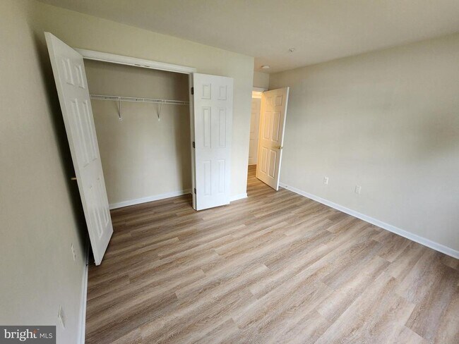 Building Photo - 2029 Windsong Dr