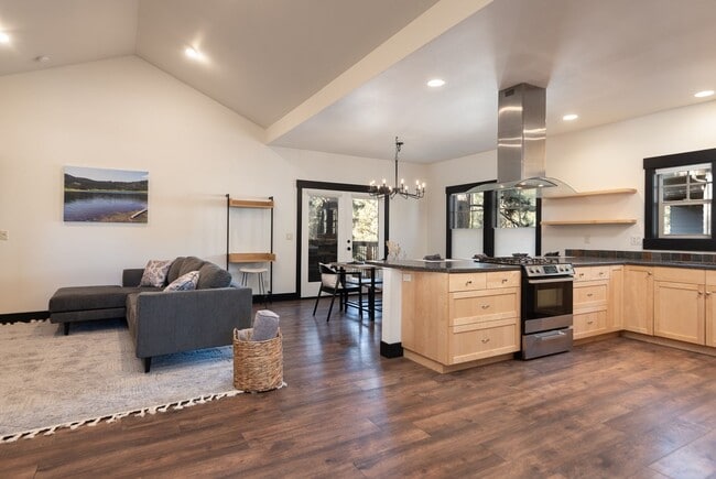 Building Photo - Furnished Northwest Crossing Craftsman in Quiet Cul-de-Sac