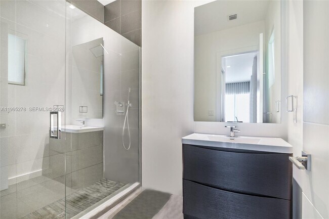 Building Photo - 7210 S Prestwick Pl