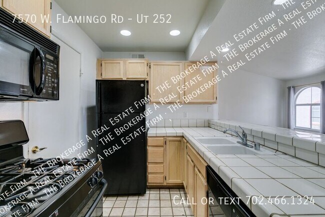 Building Photo - 7570 W Flamingo Rd