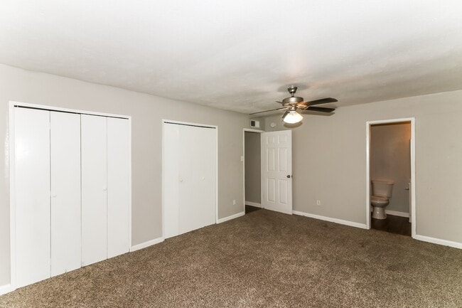 Building Photo - 6914 Pickett Dr