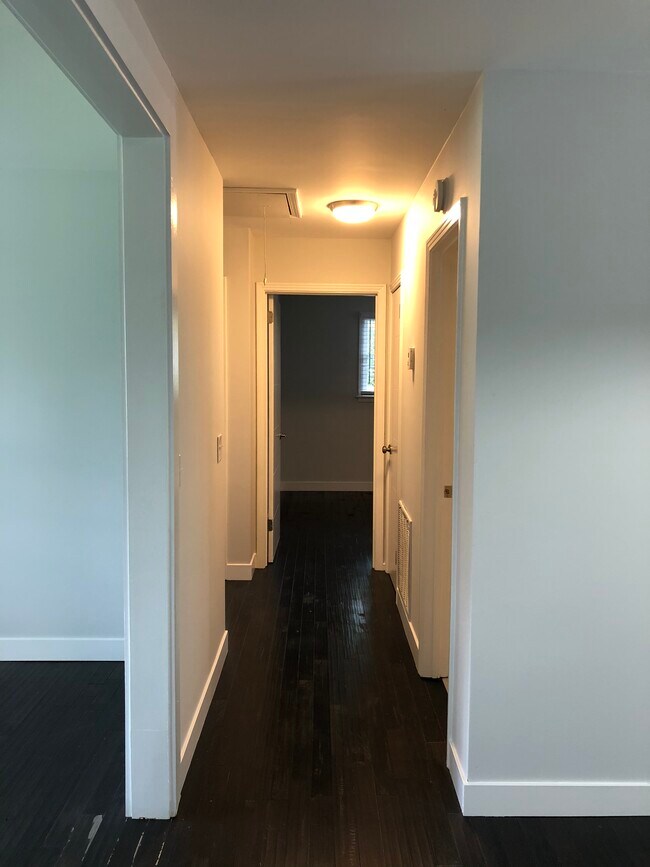 Building Photo - 326 Rosebank Ave