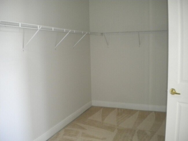 Building Photo - 9615 Shepard Pl