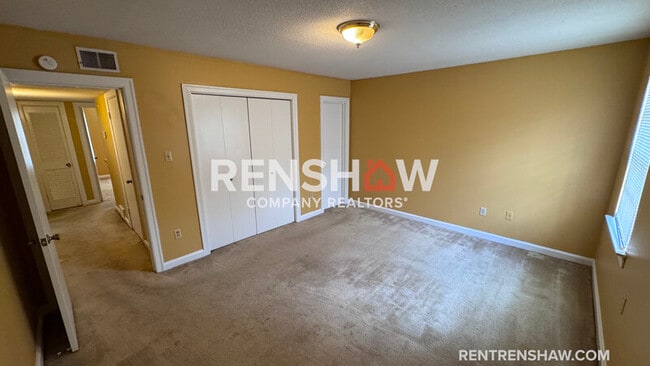 Building Photo - 3222 13 Colony Mall