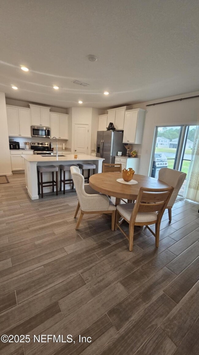 Building Photo - 9852 Lemon Balm Wy
