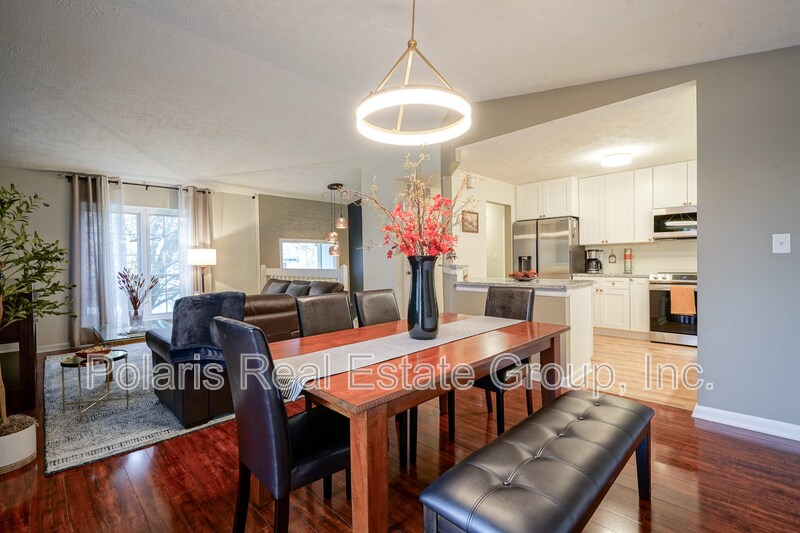 Building Photo - 2808 Lakeshire Ln