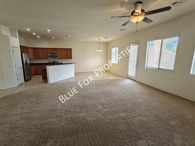 Building Photo - 324 N Oak Tree Canyon Loop