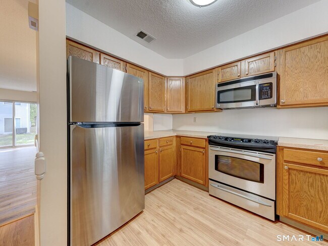 Building Photo - 155 Redstone Hl Rd