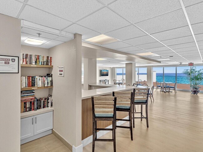 Building Photo - 4505 S Ocean Blvd