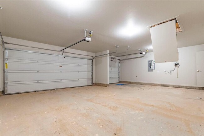 Building Photo - 16300 Marsha Dr